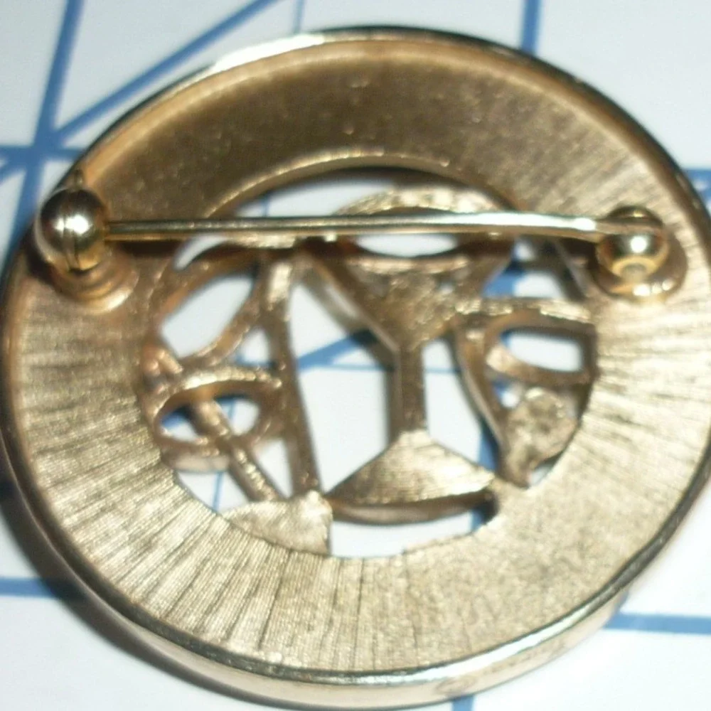 Vtg Mid Century Gold Tone Cocktail Martini Brooch Green Olive Rhinestone Pin